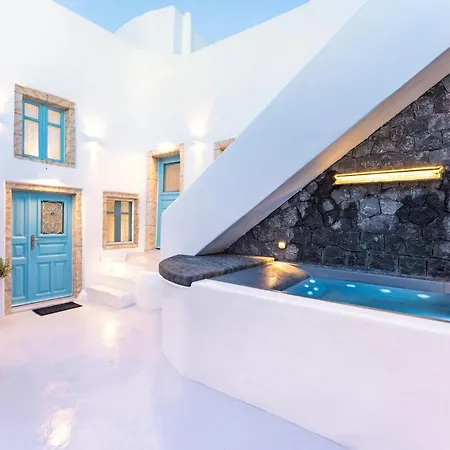 Kalamia Cave House *