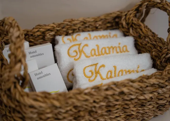 Kalamia Cave House *