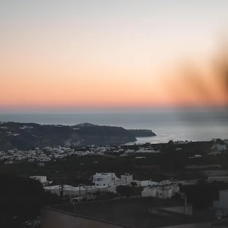 Kalamia Cave House *