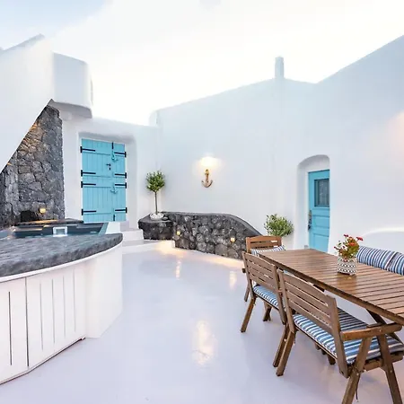 Kalamia Cave House *