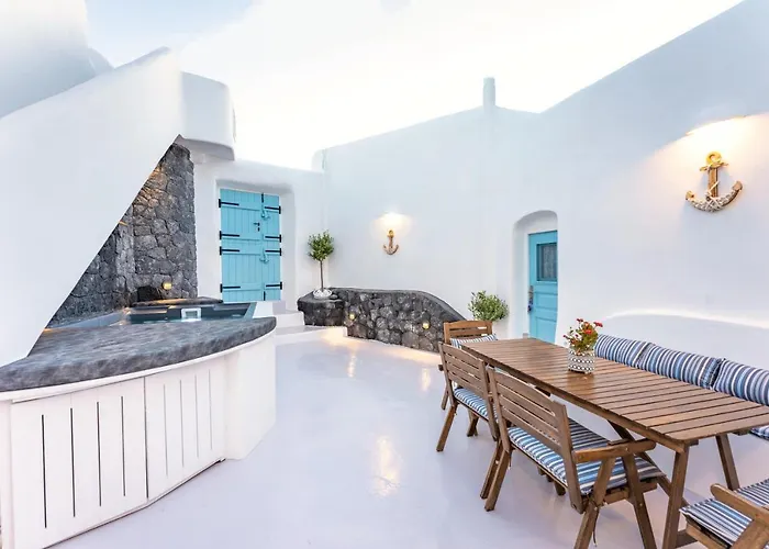 Kalamia Cave House *